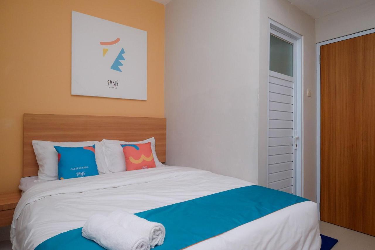 Sans Hotel Tiga Putri Semarang By Reddoorz Kültér fotó