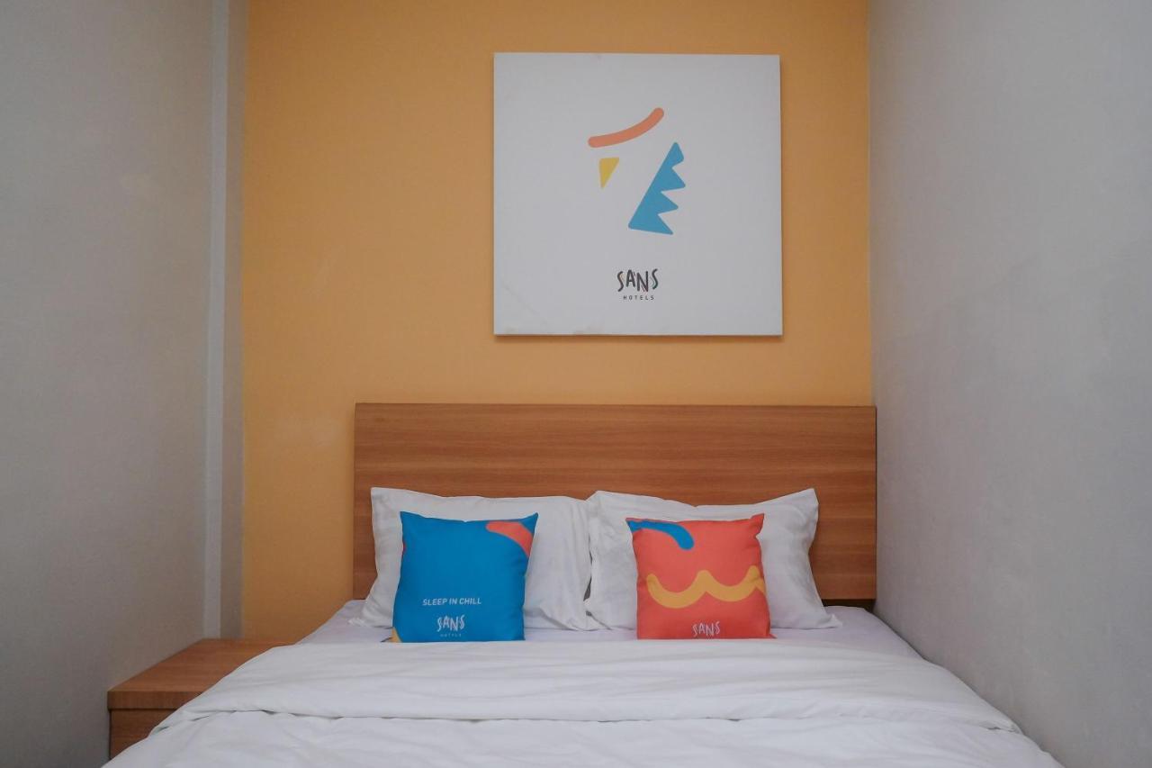 Sans Hotel Tiga Putri Semarang By Reddoorz Kültér fotó