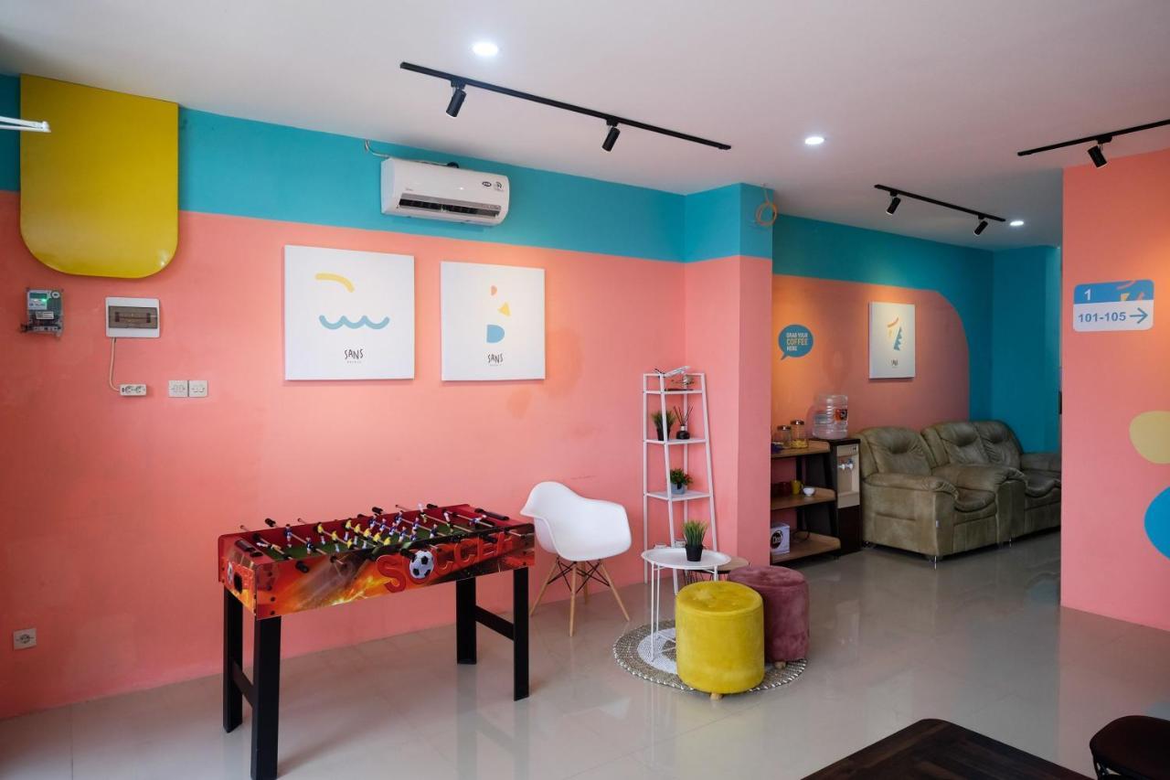 Sans Hotel Tiga Putri Semarang By Reddoorz Kültér fotó