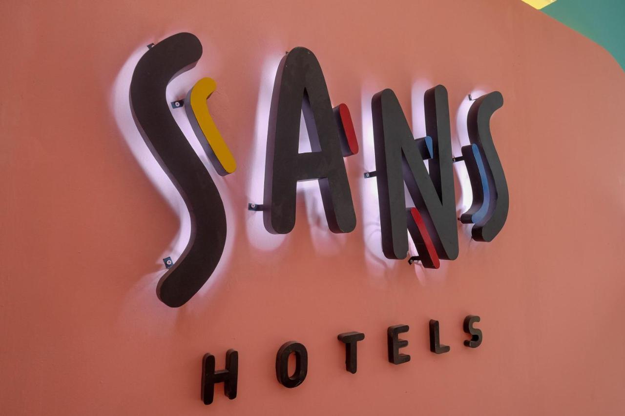 Sans Hotel Tiga Putri Semarang By Reddoorz Kültér fotó